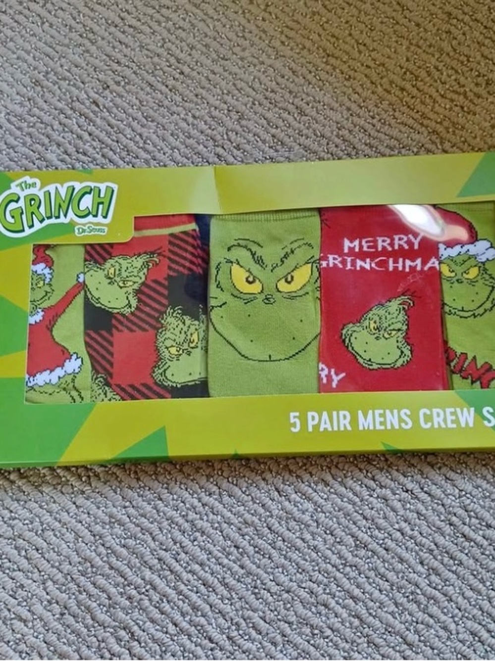 5 pairs of Grinch themed socks